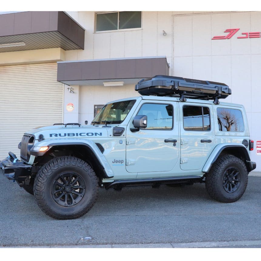 Inno BRM720MBK Gear Case installed on a Jeep Rubicon